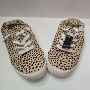 Torrid Polka Dot Canvas Lace Up Sneaker size 8 Natural Tan with black nwt